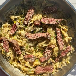 wp-content/uploads/2025/12/Creamy-Steak-and-Leek-Pasta.jpg